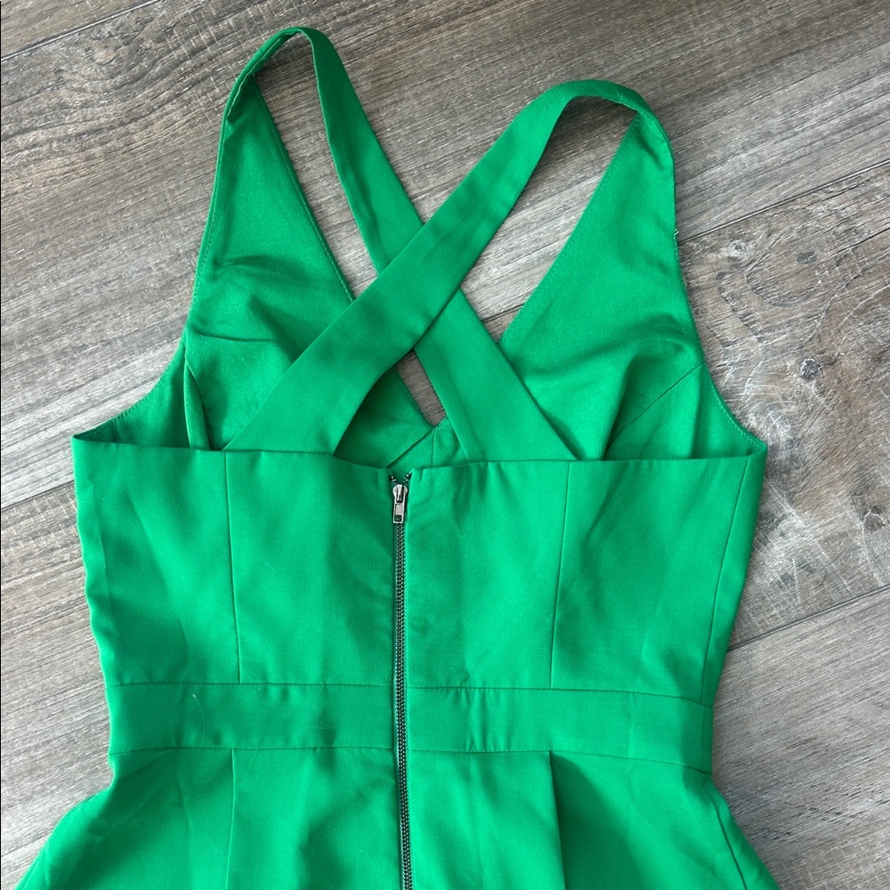 Adelyn Rae vibrant green dress - Picture 3 of 7